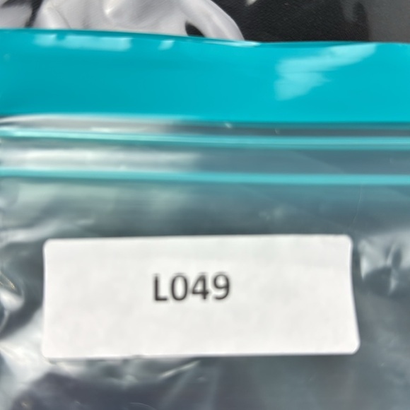 St. John Sport Navy Cropped Pants - Picture 9 of 9